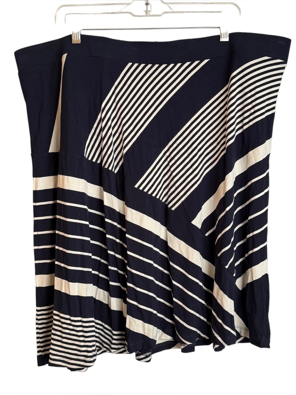 4/$25 North Style Pull On Knee Length Skirt Plus Size 2XL Navy Blue White Stripe
